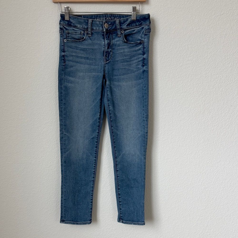 American Eagle Women’s Skinny Jeans, next level stretch, size 2 extra short